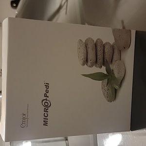 New - Emjoi Micro-Pedi with Extended Handle and 4 Rollers and Brush(White)